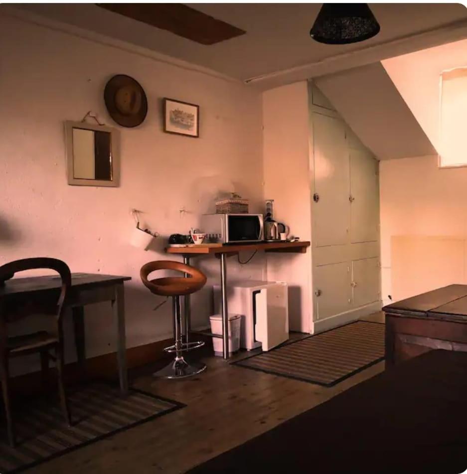 Chambres Avec Salle De Bains Et Cuisine En Centre Ville Argenton Sur Creuse Bagian luar foto